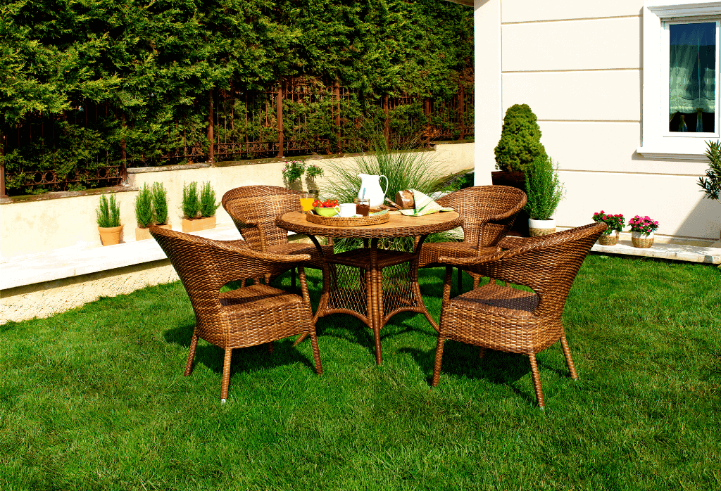 Tips For Choosing Lawn Furniture